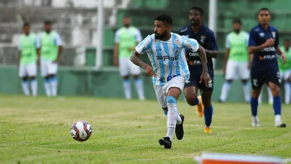Jogo entre Londrina e Azuriz pelo Campeonato Paranaense: pandemia volta a atrapalhar calendário